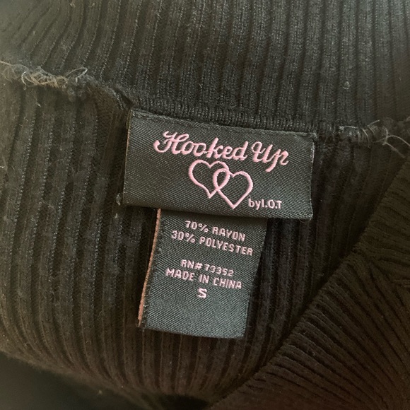 Hooked Up Off the Shoulder Sweater - Picture 3 of 3